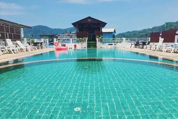 Issara Patong Beach - Kathu