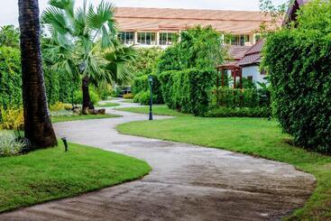 هتل L Esprit De Naiyang Beach Resort   Sha Extra Plus