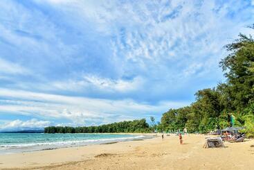 هتل L Esprit De Naiyang Beach Resort   Sha Extra Plus