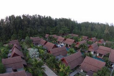 هتل L Esprit De Naiyang Beach Resort Sha Extra Plus