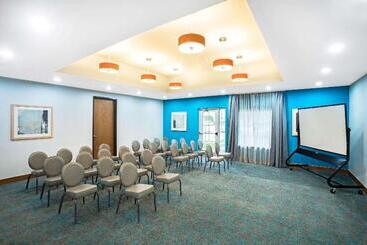 هتل La Quinta By Wyndham Austin Nw/lakeline Mall
