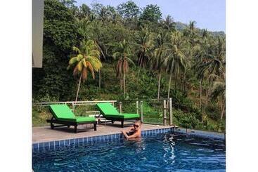 هتل Lae Lay Suites