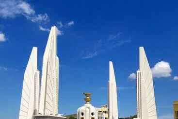 هتل Nouvo City