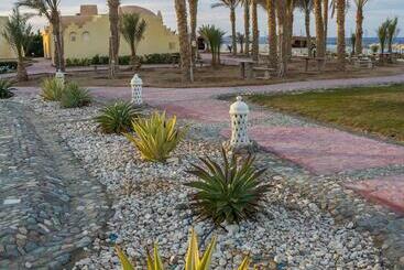 هتل Onatti Beach Resort   Marsa Alam