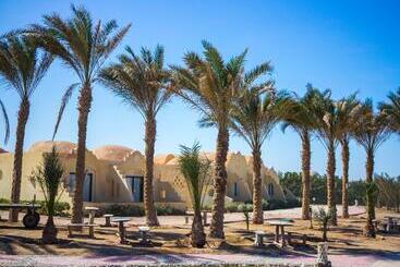 هتل Onatti Beach Resort   Marsa Alam
