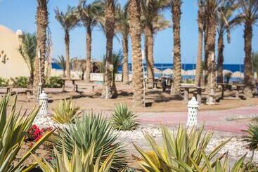هتل Onatti Beach Resort   Marsa Alam