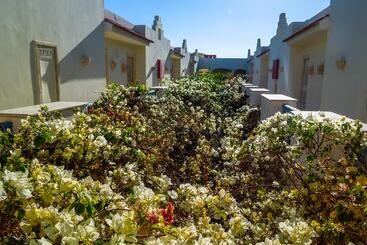 هتل Onatti Beach Resort   Marsa Alam