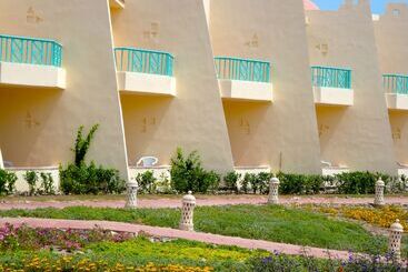 هتل Onatti Beach Resort   Marsa Alam