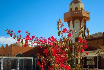 هتل Onatti Beach Resort   Marsa Alam