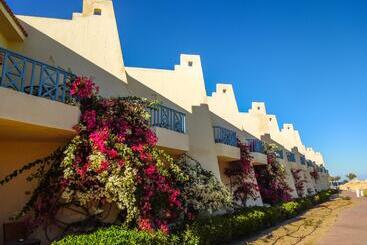 هتل Onatti Beach Resort   Marsa Alam