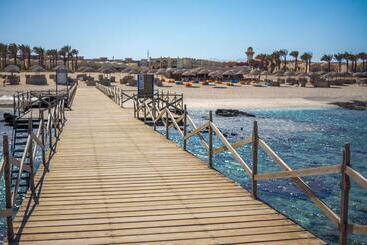هتل Onatti Beach Resort   Marsa Alam