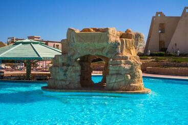 هتل Onatti Beach Resort   Marsa Alam