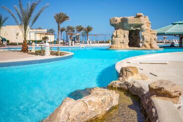 هتل Onatti Beach Resort   Marsa Alam