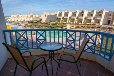 هتل Onatti Beach Resort   Marsa Alam