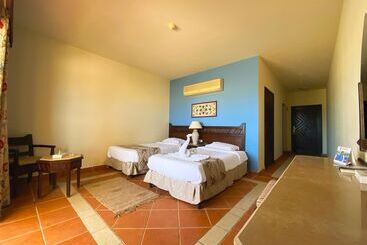هتل Onatti Beach Resort   Marsa Alam