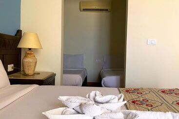هتل Onatti Beach Resort   Marsa Alam