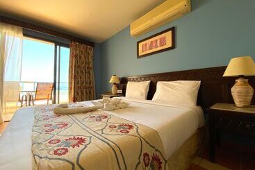 هتل Onatti Beach Resort   Marsa Alam