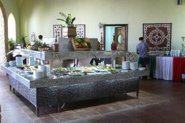 هتل Onatti Beach Resort   Marsa Alam