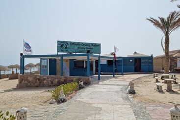 هتل Onatti Beach Resort   Marsa Alam