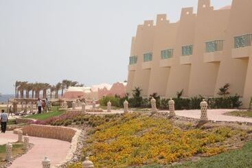 هتل Onatti Beach Resort   Marsa Alam