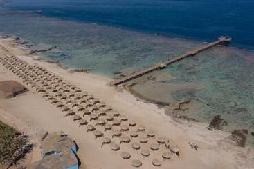 هتل Onatti Beach Resort   Marsa Alam
