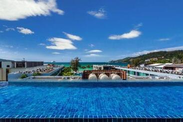 هتل Patong Beach Side