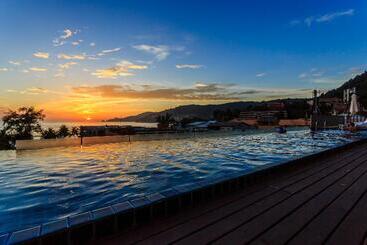 هتل Patong Beach Side