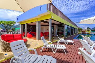 هتل Patong Beach Side