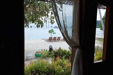 هتل Phi Phi Sand Sea View Resort