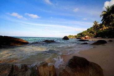 هتل Pinnacle Koh Tao Resort