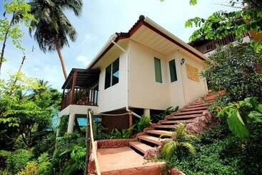 هتل Pinnacle Koh Tao Resort