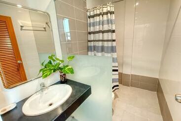 هتل Pj Patong Resortel