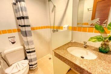 هتل Pj Patong Resortel