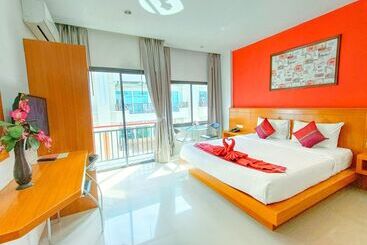 هتل Pj Patong Resortel