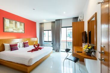 هتل Pj Patong Resortel