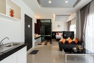 هتل Pj Patong Resortel