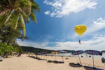 هتل Pj Patong Resortel