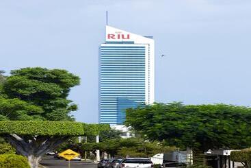 Отель Riu Plaza Guadalajara
