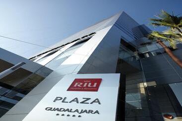Отель Riu Plaza Guadalajara