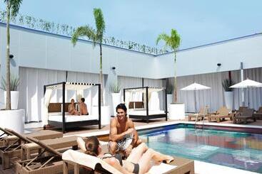 Отель Riu Plaza Guadalajara