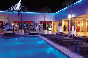Отель Riu Plaza Guadalajara