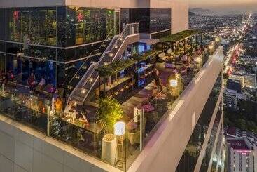 Отель Riu Plaza Guadalajara