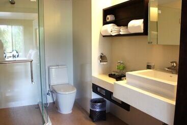 Safari Beach Hotel   Sha Extra Plus