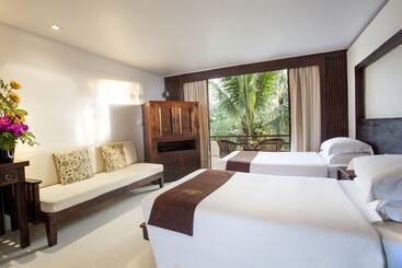 Safari Beach Hotel   Sha Extra Plus