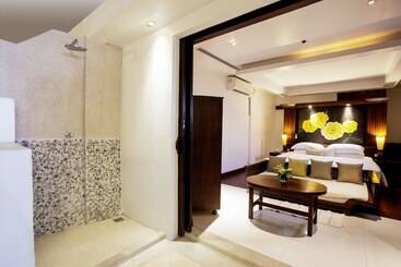 Safari Beach Hotel   Sha Extra Plus