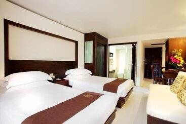 Safari Beach Hotel   Sha Extra Plus