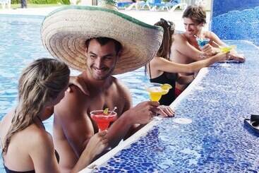 هتل Select Club At Sandos Caracol All Inclusive   Adults Only Area
