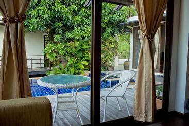 هتل Sasitara Residence