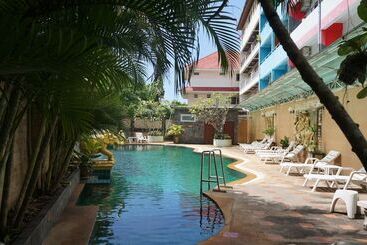 هتل Sm Resort Phuket