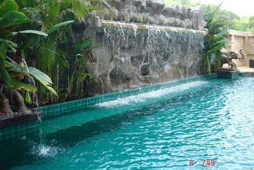 هتل Sm Resort Phuket